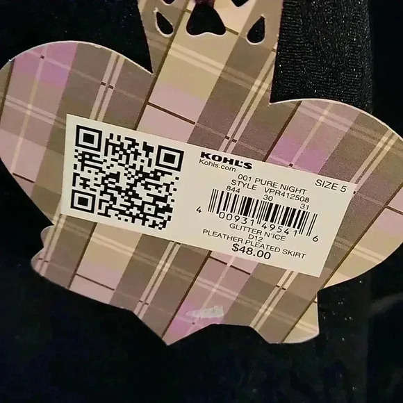 Vera Wang Princess Born to Rule Black dress with surface texture design - Picture 4 of 8